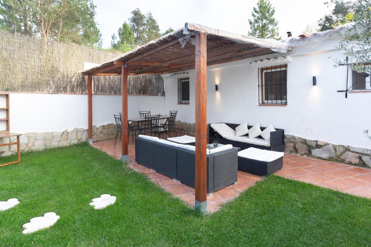 Detached Villa For 6 People In Lloret De Mar With Comunal Outdoor Swimming Pool Puigventos Kültér fotó