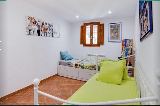 Detached Villa For 6 People In Lloret De Mar With Comunal Outdoor Swimming Pool Puigventos Kültér fotó