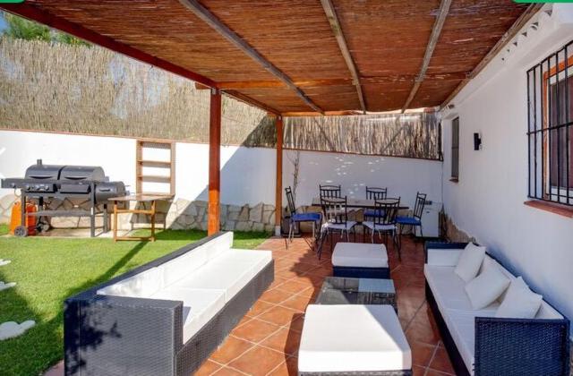 Detached Villa For 6 People In Lloret De Mar With Comunal Outdoor Swimming Pool Puigventos Kültér fotó