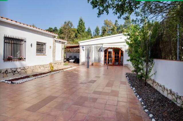 Detached Villa For 6 People In Lloret De Mar With Comunal Outdoor Swimming Pool Puigventos Kültér fotó